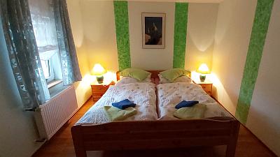 Wohnung 'Hund Meilo' - das Doppelbett-Schlafzimmer Foto: Wohnung 'Hund Meilo' - das Doppelbett-Schlafzimmer